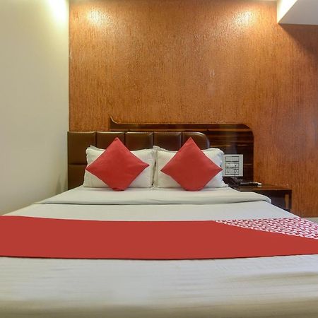 Oyo 28893 Hotel Gulf Bombaj Zewnętrze zdjęcie