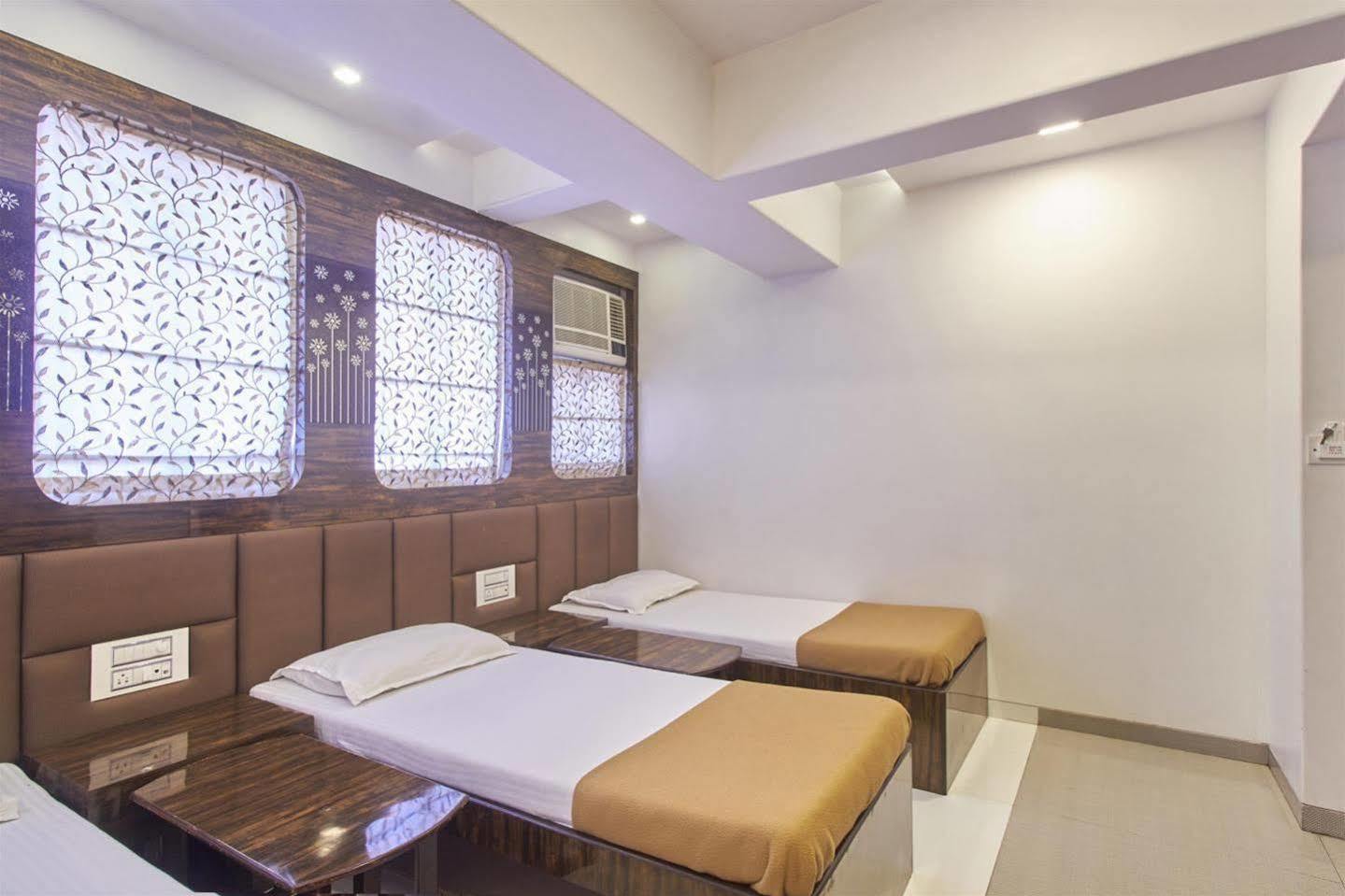 Oyo 28893 Hotel Gulf Bombaj Zewnętrze zdjęcie