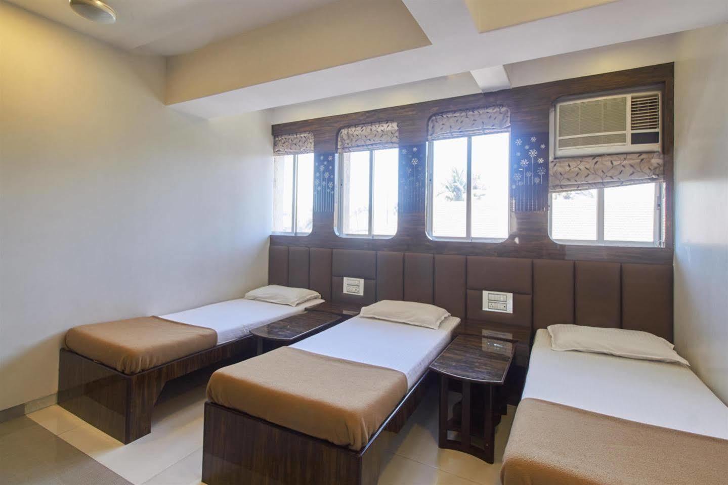 Oyo 28893 Hotel Gulf Bombaj Zewnętrze zdjęcie
